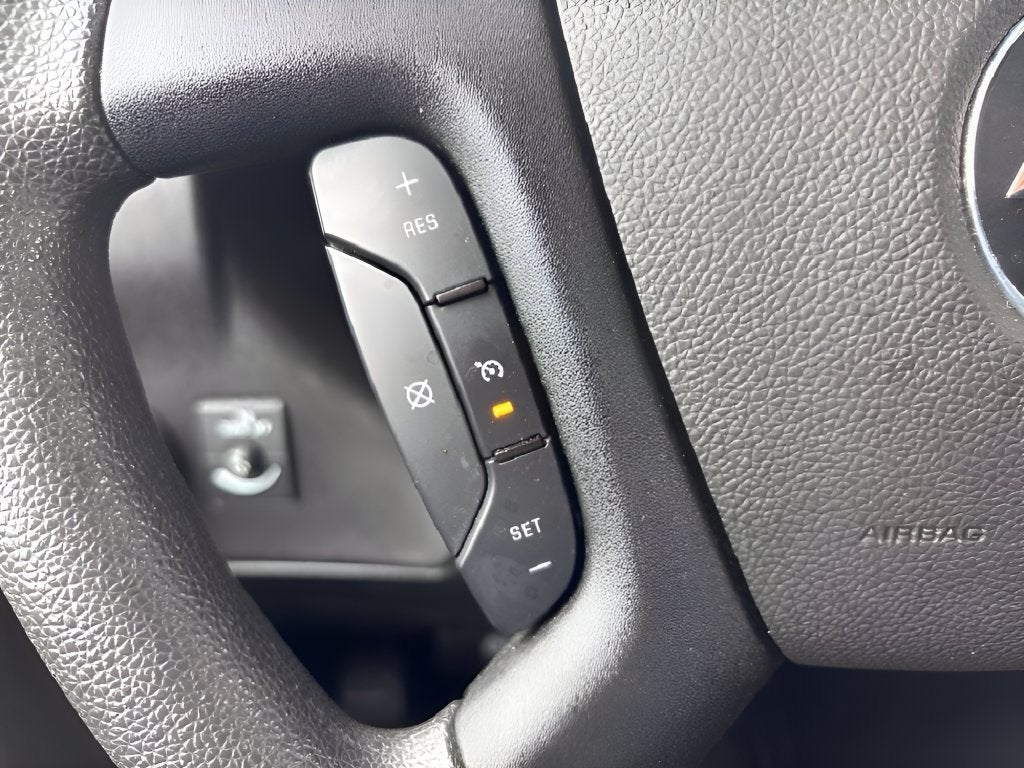 2023 Chevrolet Express Passenger 3500 1LS