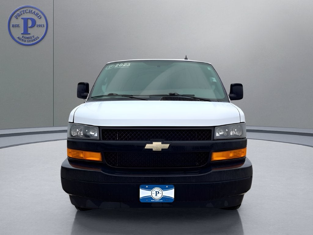 2023 Chevrolet Express Passenger 3500 1LS
