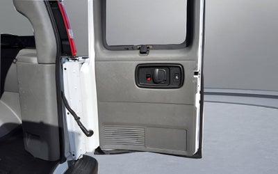 2023 Chevrolet Express Passenger 3500 1LS