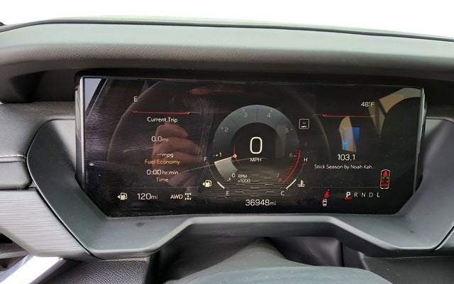 2024 GMC Acadia Elevation