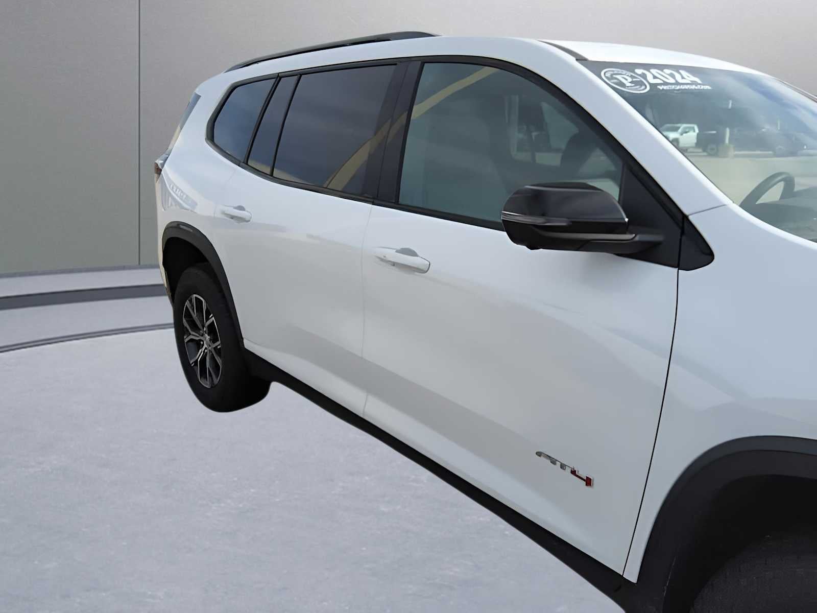 2024 GMC Acadia AT4