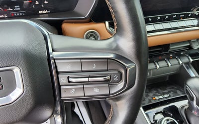 2023 GMC Canyon 4WD AT4