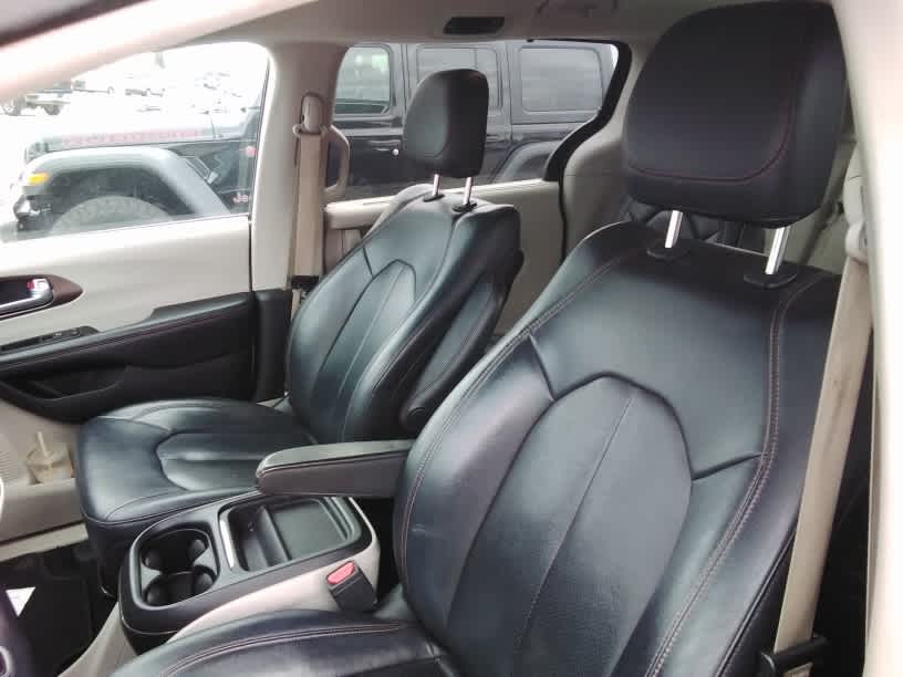 2018 Chrysler Pacifica Base