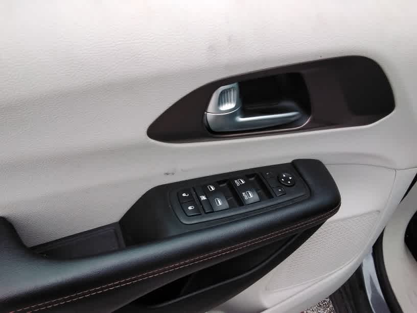 2018 Chrysler Pacifica Base