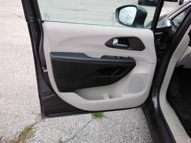 2018 Chrysler Pacifica Base