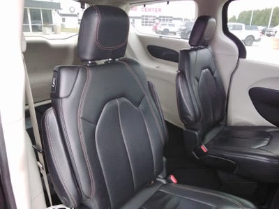 2018 Chrysler Pacifica Base