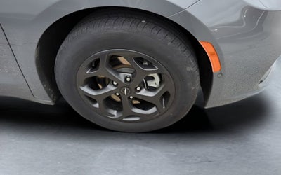 2023 Chrysler Pacifica Hybrid Limited