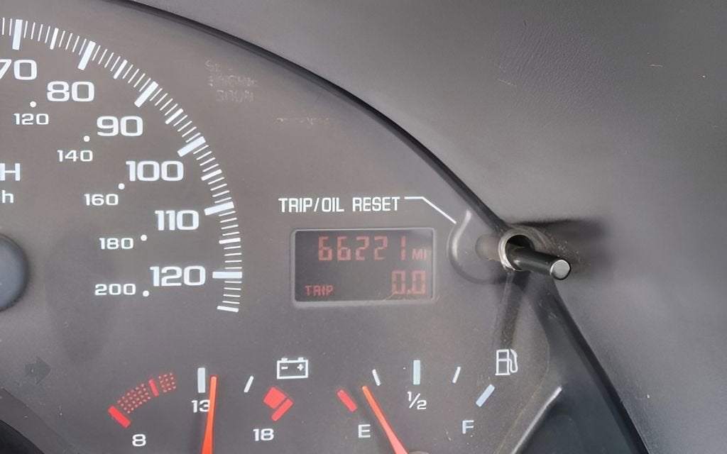 2000 Chevrolet Camaro Base