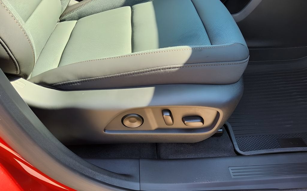 2026 GMC Terrain AT4 - Photo 40