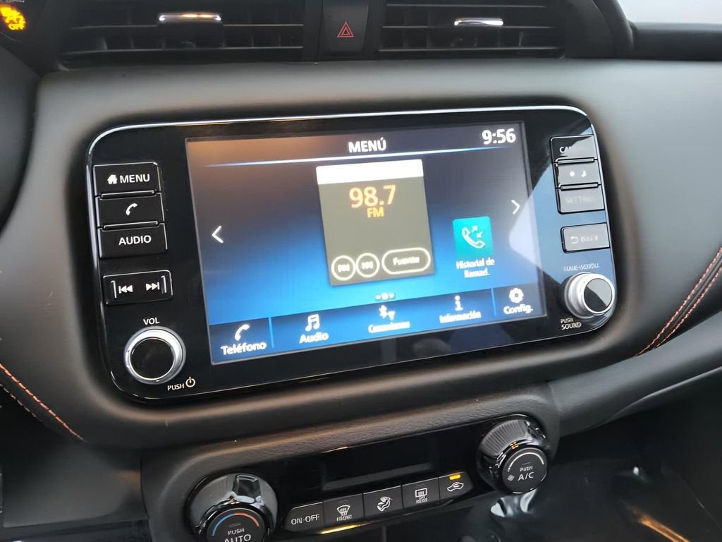 2021 Nissan Kicks SR