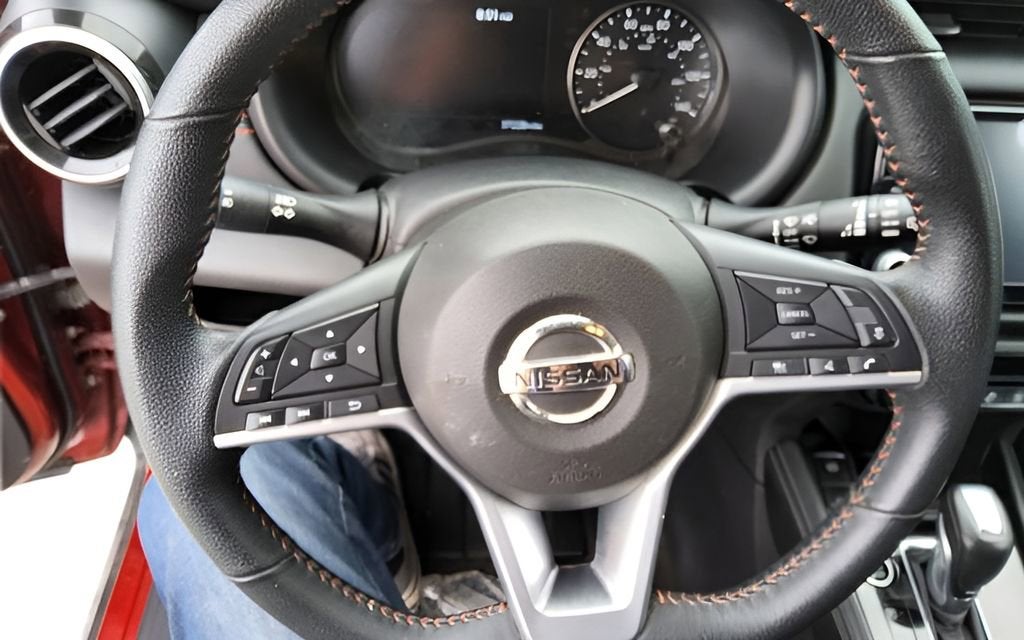 2021 Nissan Kicks SR