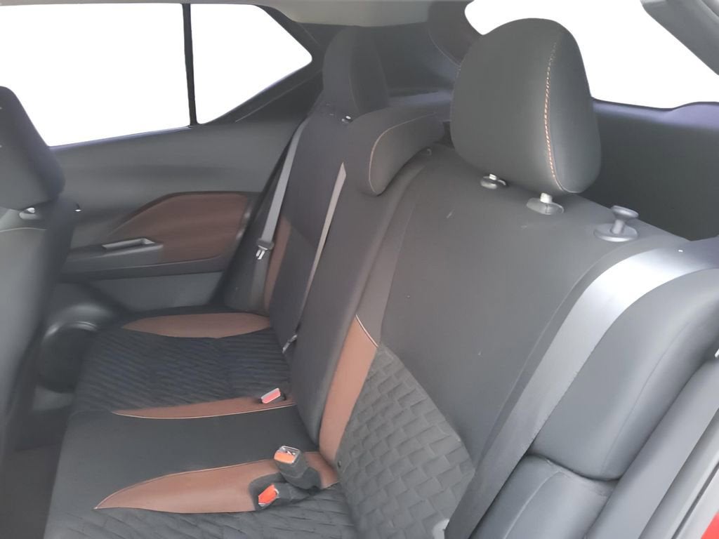 2021 Nissan Kicks SR