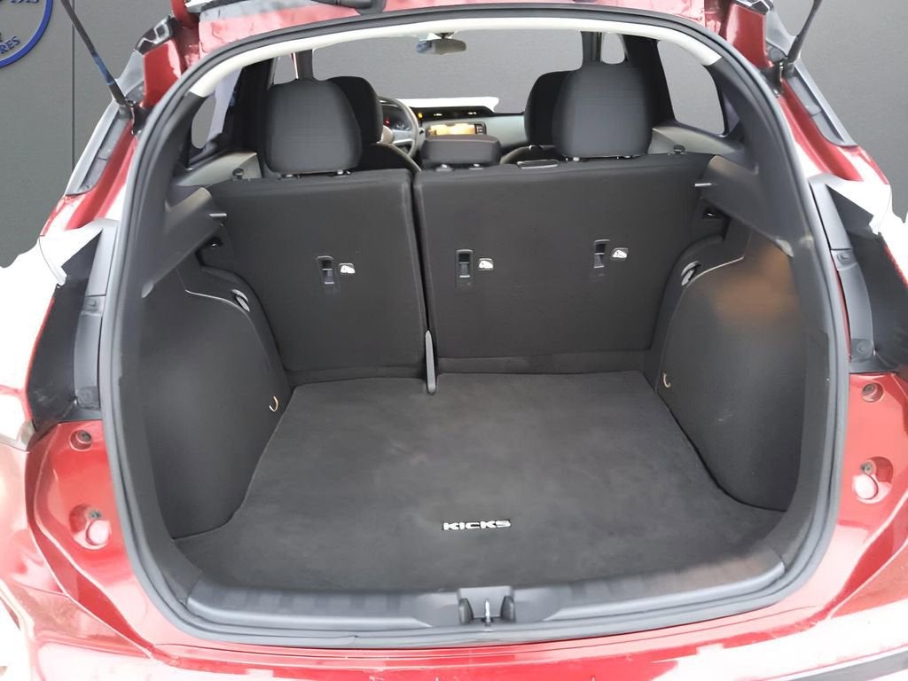 2021 Nissan Kicks SR