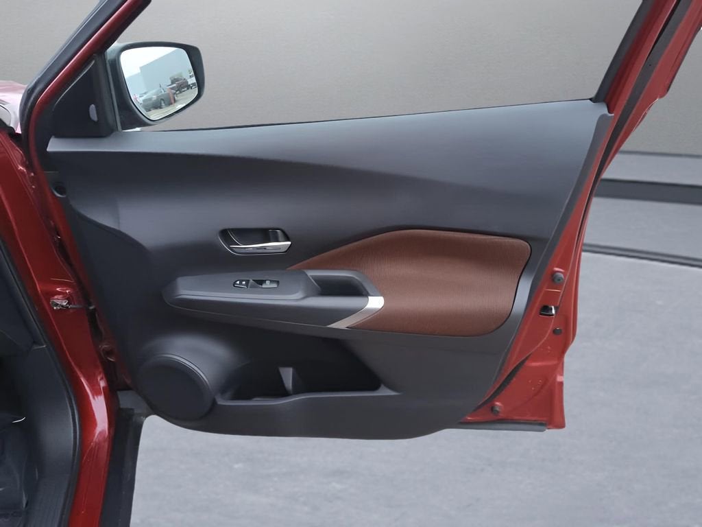 2021 Nissan Kicks SR