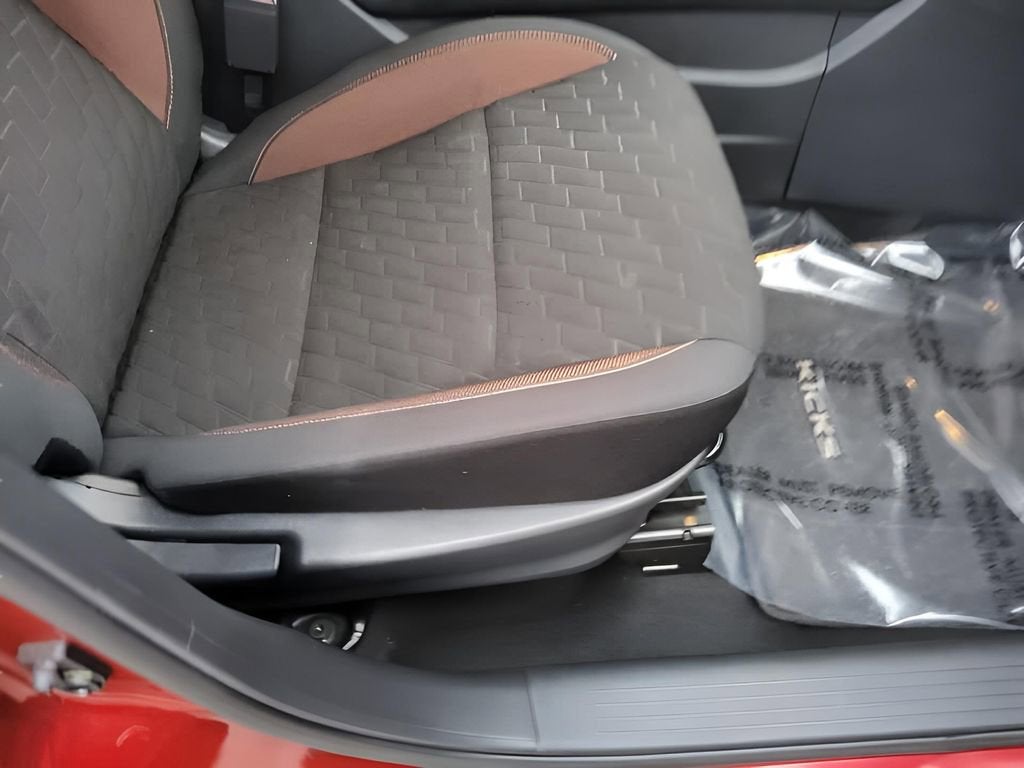 2021 Nissan Kicks SR