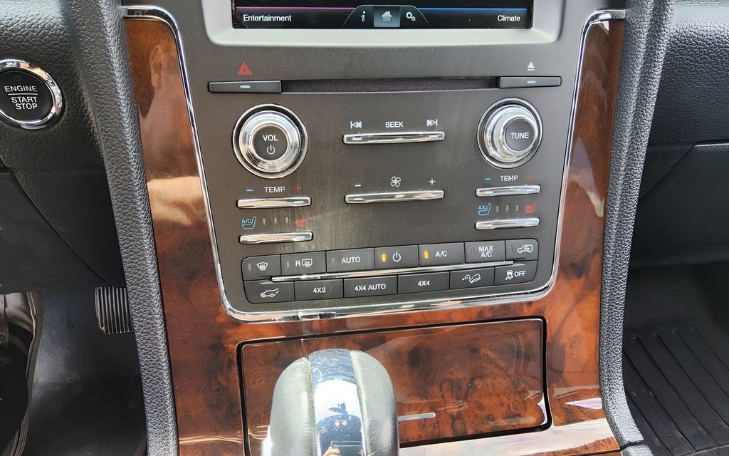 2015 Lincoln Navigator Base