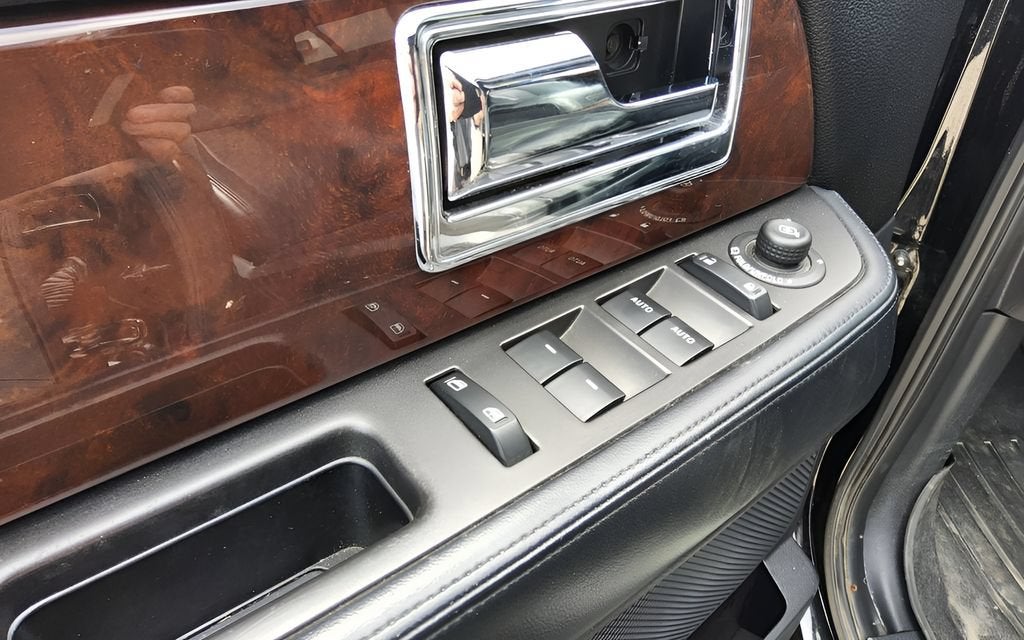 2015 Lincoln Navigator Base