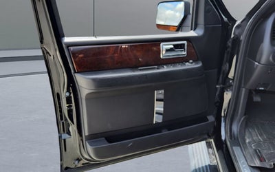2015 Lincoln Navigator Base