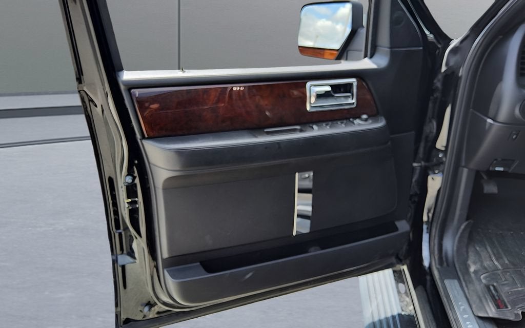 2015 Lincoln Navigator Base