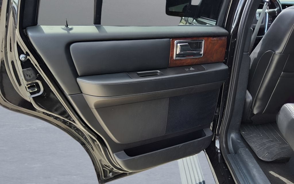 2015 Lincoln Navigator Base