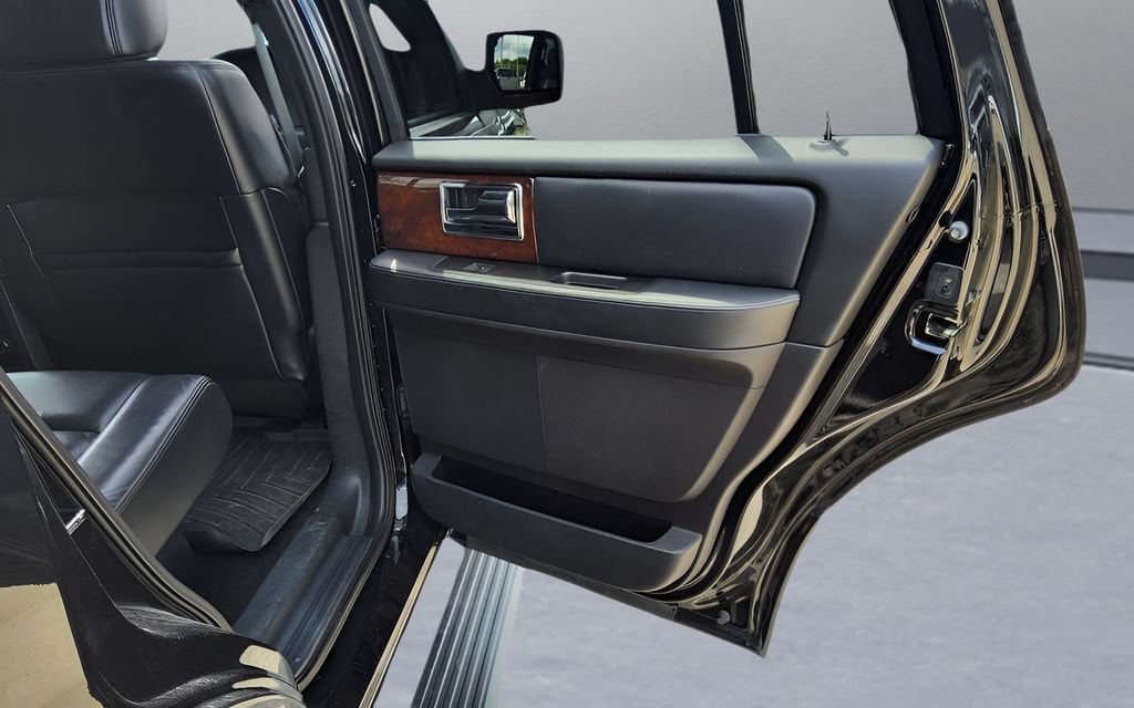 2015 Lincoln Navigator Base