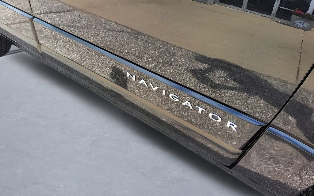 2015 Lincoln Navigator Base