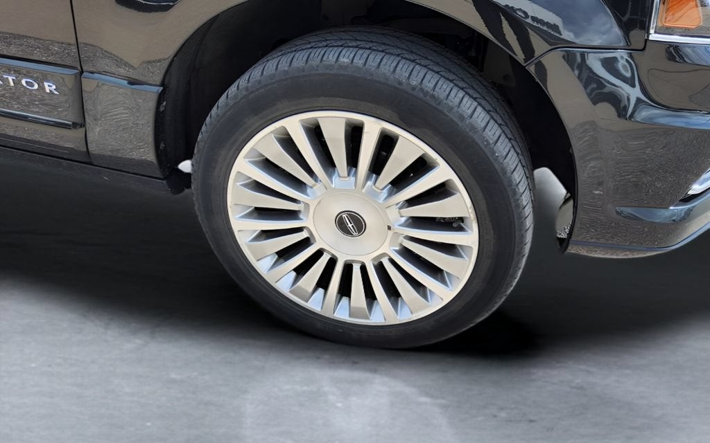 2015 Lincoln Navigator Base