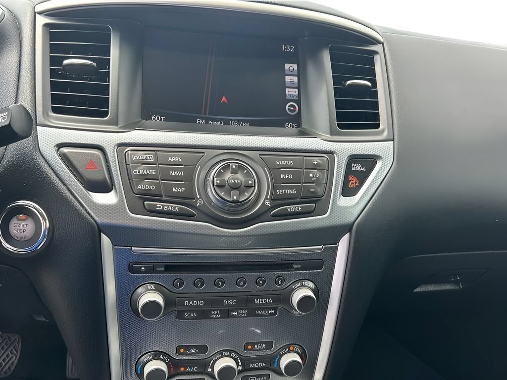 2017 Nissan Pathfinder SL