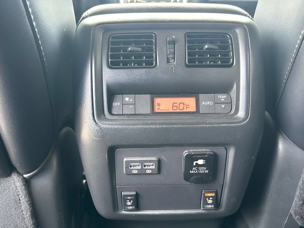 2017 Nissan Pathfinder SL