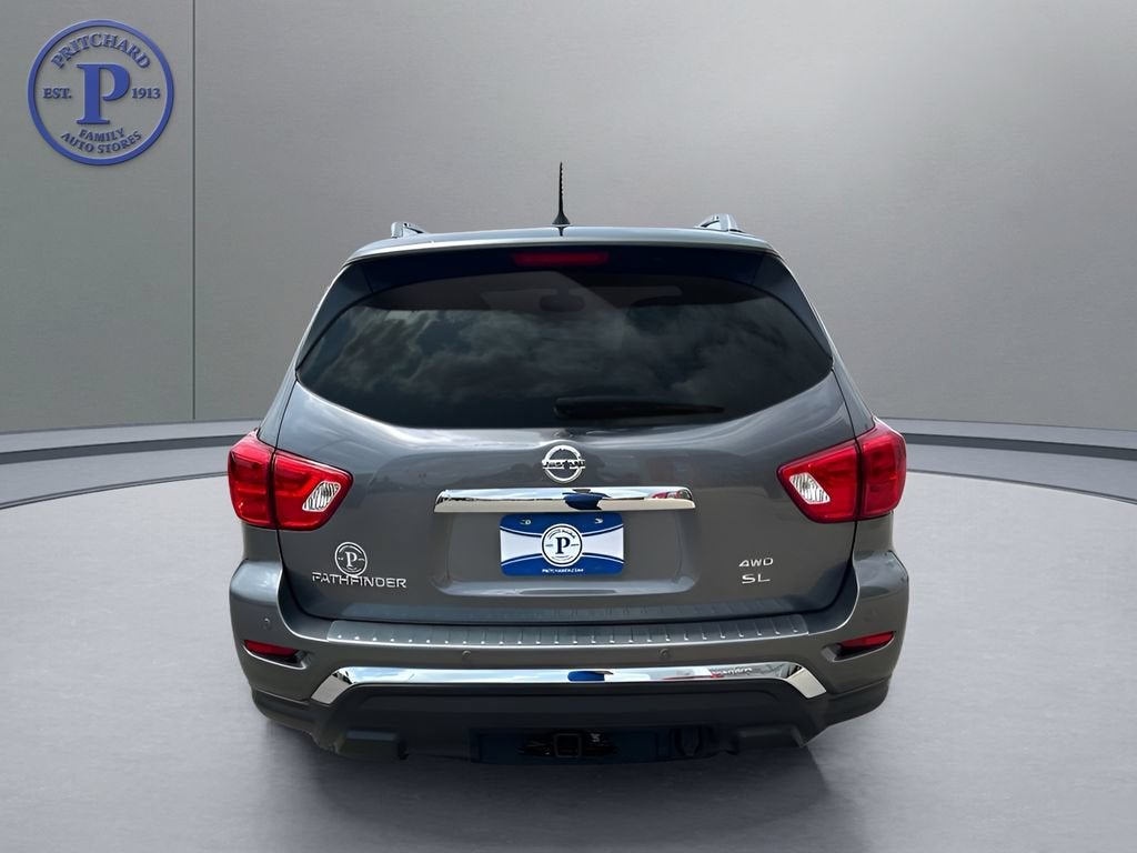 2017 Nissan Pathfinder SL