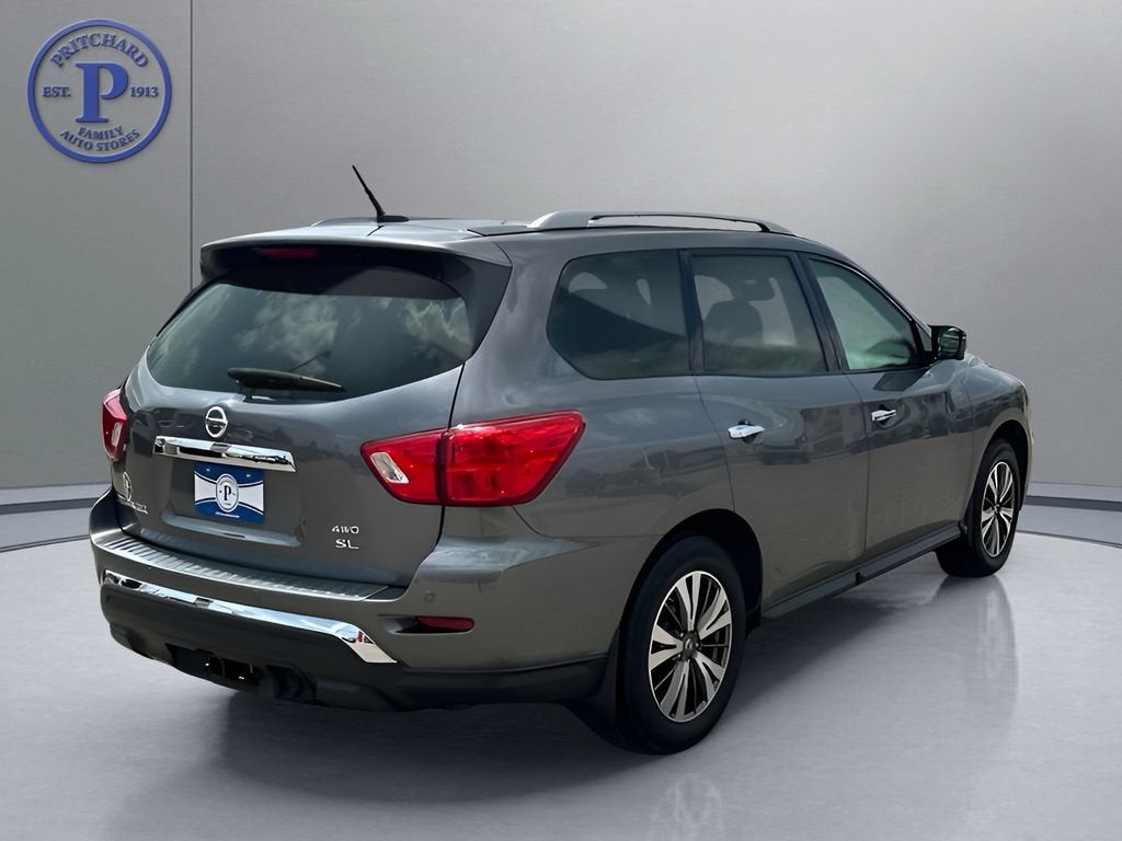 2017 Nissan Pathfinder SL