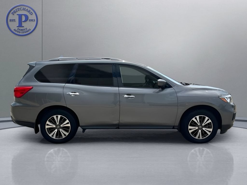 2017 Nissan Pathfinder SL