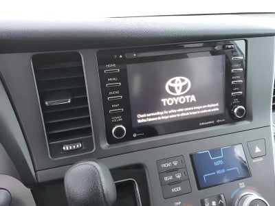 2020 Toyota Sienna LE Auto Access Seat
