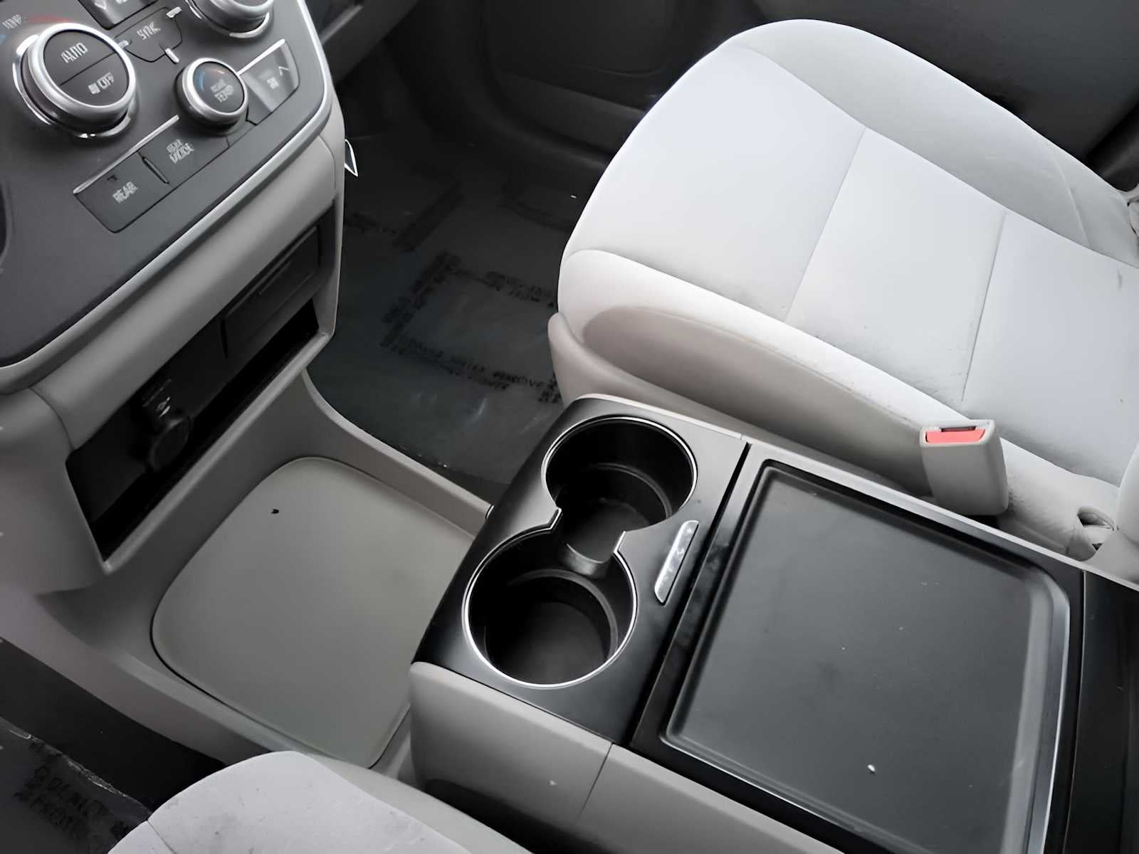 2020 Toyota Sienna LE Auto Access Seat