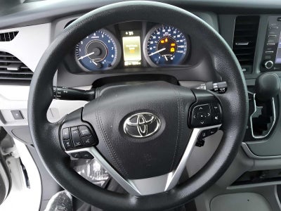 2020 Toyota Sienna LE Auto Access Seat