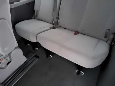 2020 Toyota Sienna LE Auto Access Seat
