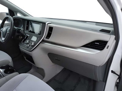2020 Toyota Sienna LE Auto Access Seat
