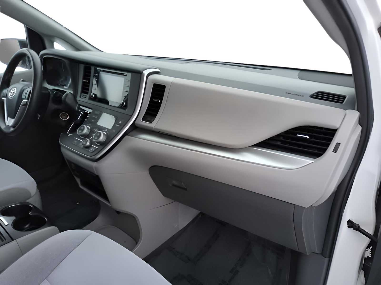2020 Toyota Sienna LE Auto Access Seat