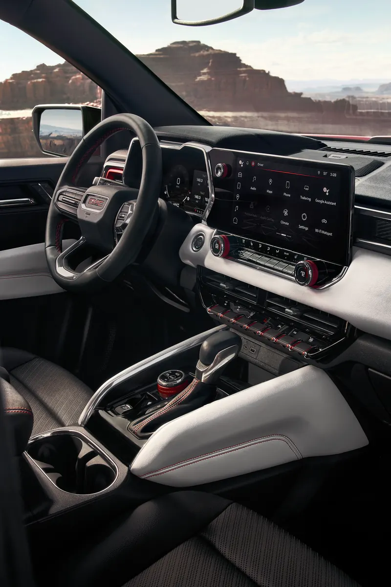 2026 GMC Canyon infotainment system at Pritchard GMC in Mason City IA